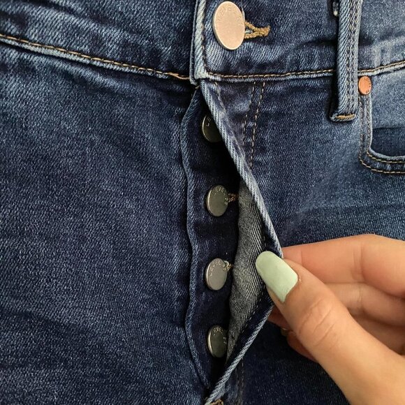 Level 99 Women's Skylar Distressed Button Fly Raw Step Hem High Rise Jeans Sz 30 - Picture 4 of 12